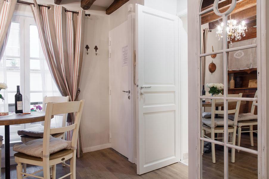 Le Merlot Du Marais Париж Экстерьер фото